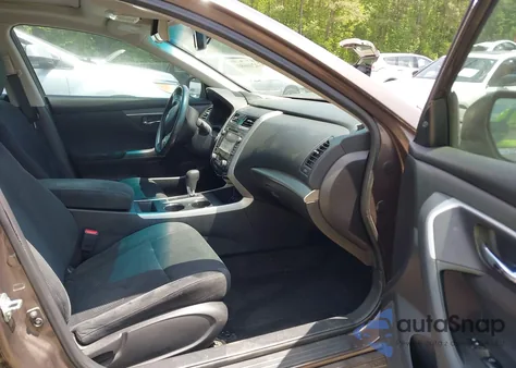 2015 Nissan Altima 2.5 Sv z USA, uszkodzony, nr VIN 1N4AL3AP3FC176546